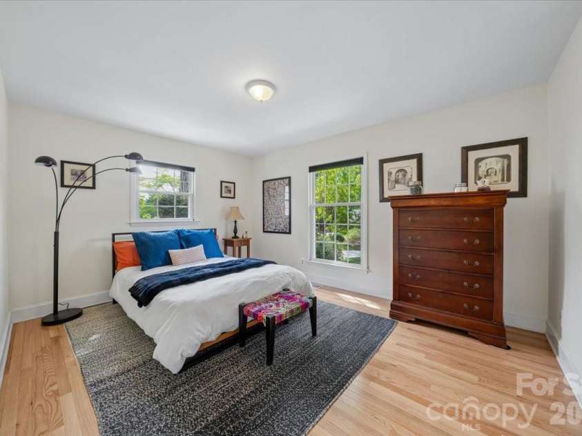 6701 Ronda Avenue, Charlotte, NC 28211.  MLS# CAR4375071, YatesRealty ID 16675. 