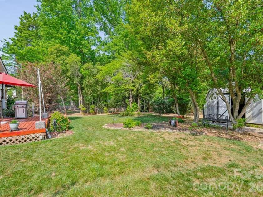 6701 Ronda Avenue, Charlotte, NC 28211.  MLS# CAR4375071, YatesRealty ID 16675. 