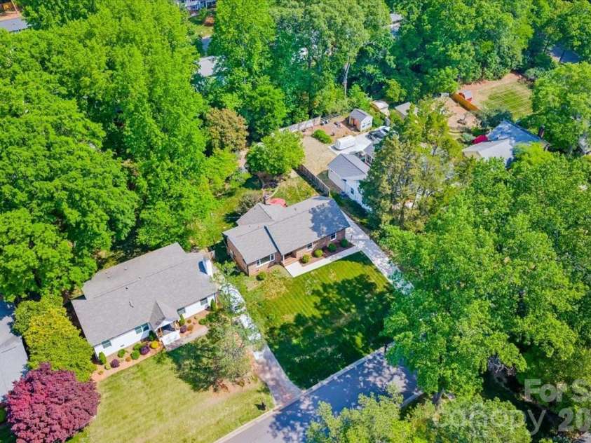 6701 Ronda Avenue, Charlotte, NC 28211.  MLS# CAR4375071, YatesRealty ID 16675. 