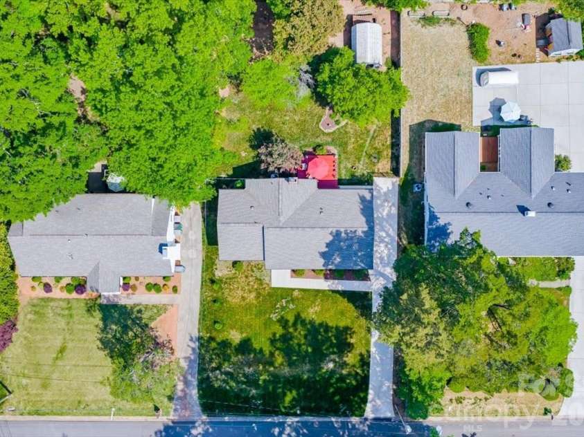 6701 Ronda Avenue, Charlotte, NC 28211.  MLS# CAR4375071, YatesRealty ID 16675. 