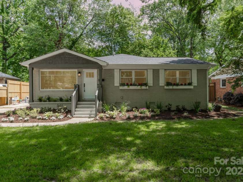 1208 Tarrington Avenue, Charlotte, NC 28205.  MLS# CAR4254274, YatesRealty ID 16676. 