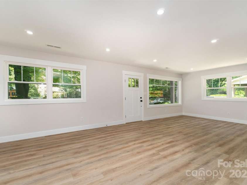1208 Tarrington Avenue, Charlotte, NC 28205.  MLS# CAR4254274, YatesRealty ID 16676. 