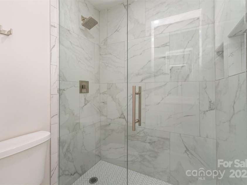1208 Tarrington Avenue, Charlotte, NC 28205.  MLS# CAR4254274, YatesRealty ID 16676. 