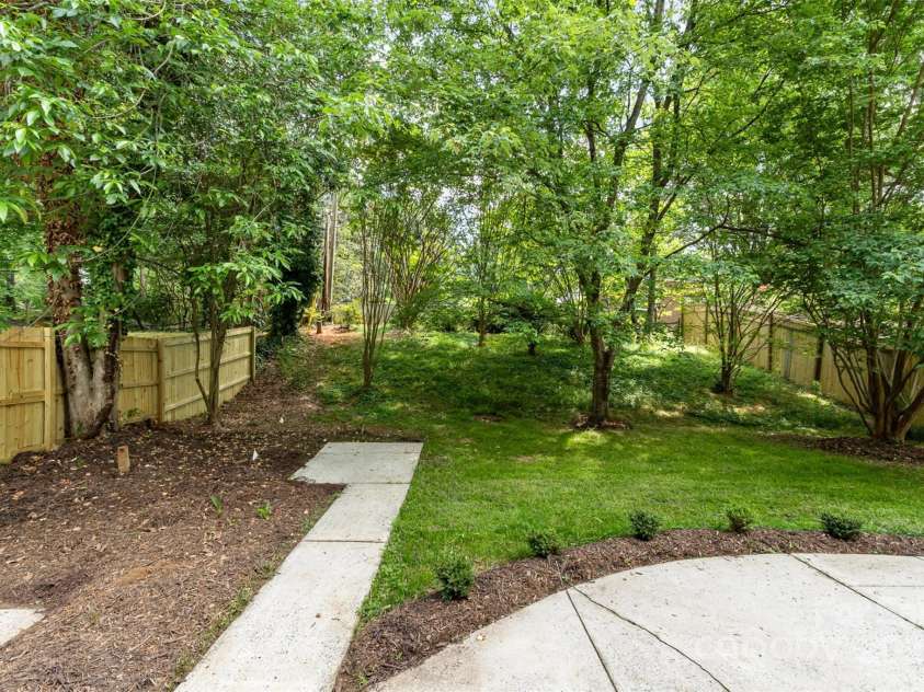 1208 Tarrington Avenue, Charlotte, NC 28205.  MLS# CAR4254274, YatesRealty ID 16676. 
