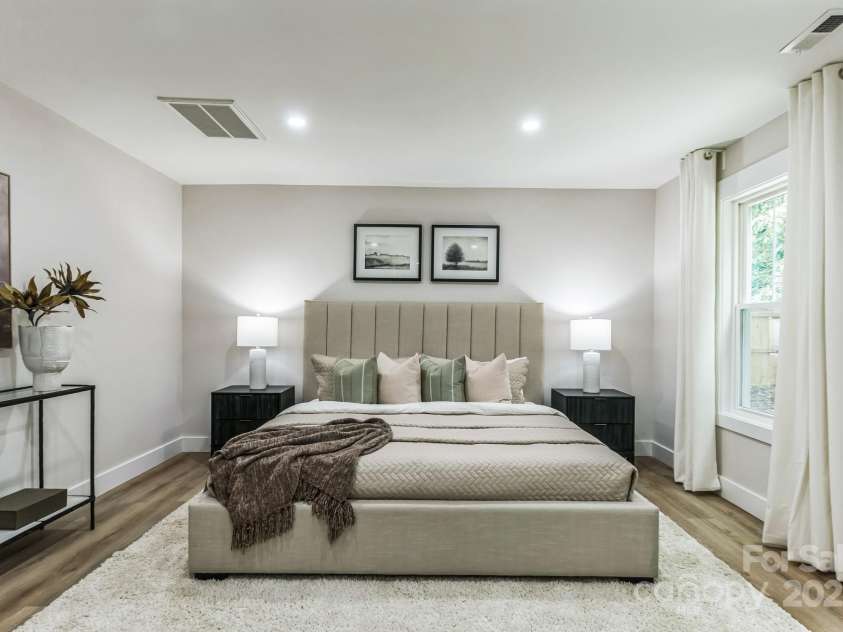 1208 Tarrington Avenue, Charlotte, NC 28205.  MLS# CAR4281436, YatesRealty ID 16676. 