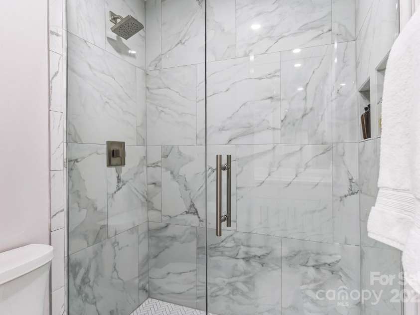 1208 Tarrington Avenue, Charlotte, NC 28205.  MLS# CAR4281436, YatesRealty ID 16676. 