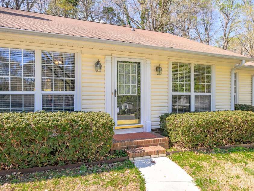 9208 Chislehurst Road, Mint Hill, NC 28227.  MLS# CAR4352582, YatesRealty ID 16676. 