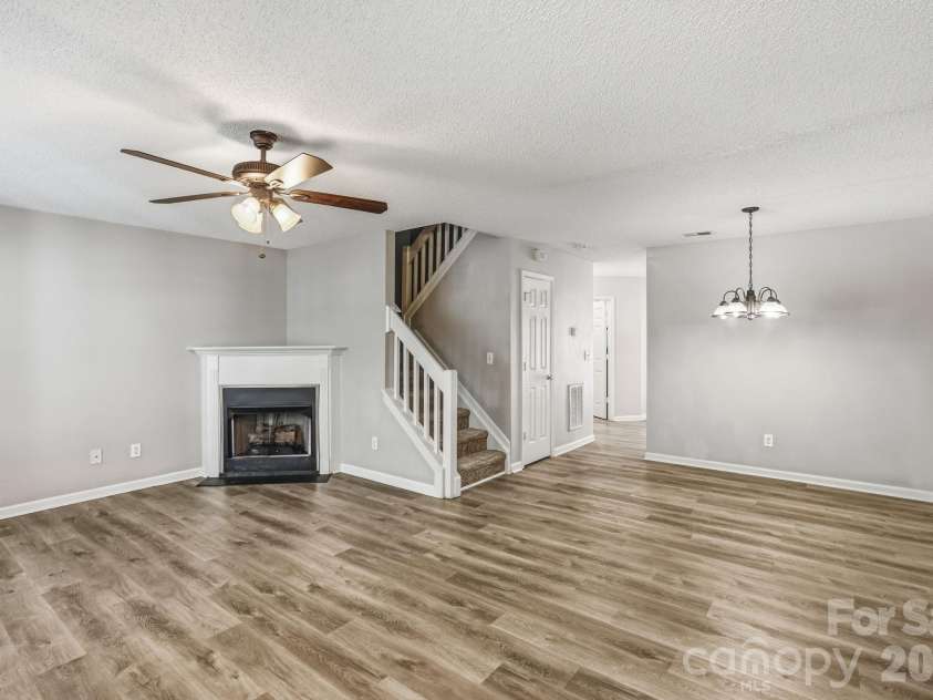 10142 Forest Landing Drive, Charlotte, NC 28213.  MLS# CAR4367589, YatesRealty ID 16678. 