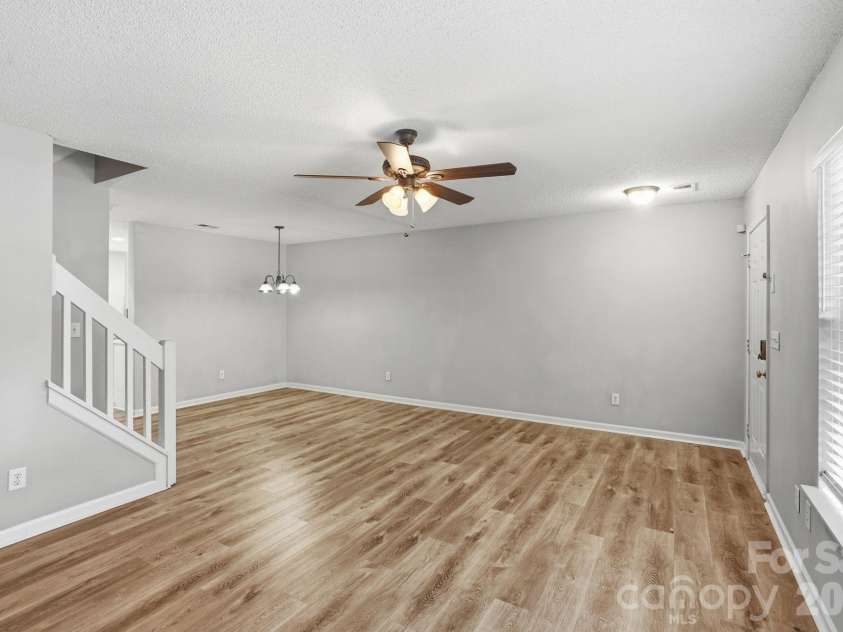 10142 Forest Landing Drive, Charlotte, NC 28213.  MLS# CAR4367589, YatesRealty ID 16678. 