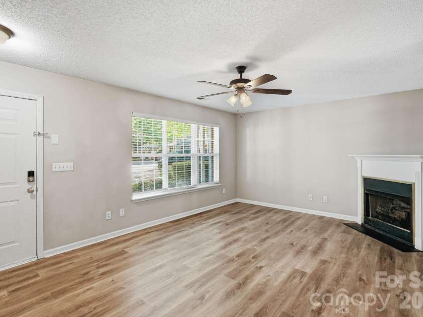 10142 Forest Landing Drive, Charlotte, NC 28213.  MLS# CAR4367589, YatesRealty ID 16678. 