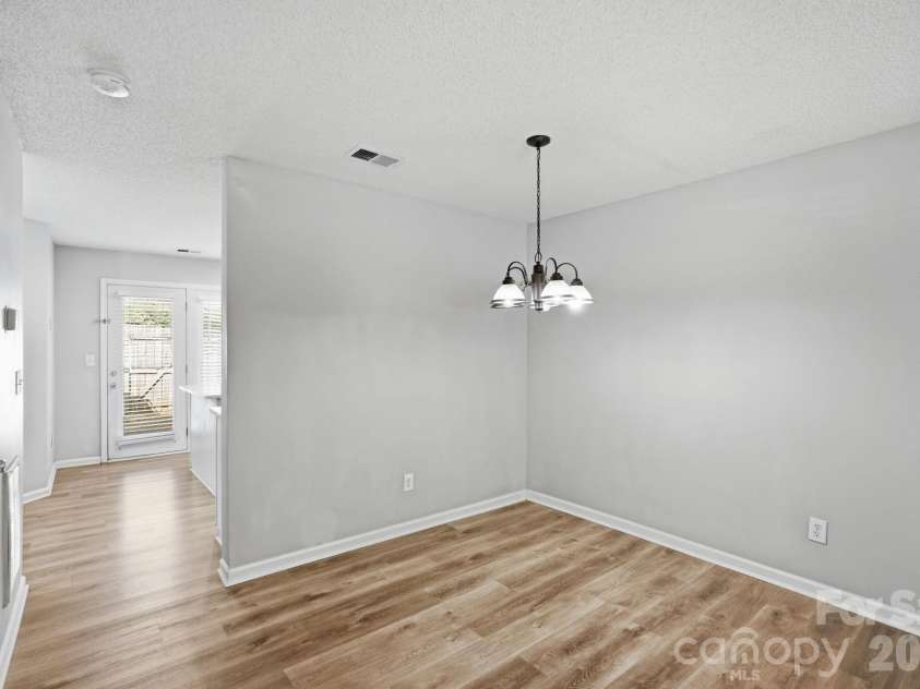10142 Forest Landing Drive, Charlotte, NC 28213.  MLS# CAR4367589, YatesRealty ID 16678. 