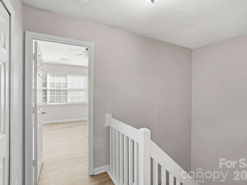 10142 Forest Landing Drive, Charlotte, NC 28213.  MLS# CAR4367589, YatesRealty ID 16678. 