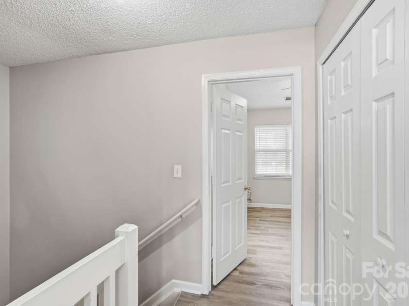 10142 Forest Landing Drive, Charlotte, NC 28213.  MLS# CAR4367589, YatesRealty ID 16678. 