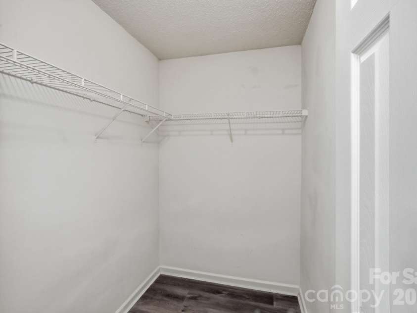 10142 Forest Landing Drive, Charlotte, NC 28213.  MLS# CAR4367589, YatesRealty ID 16678. 