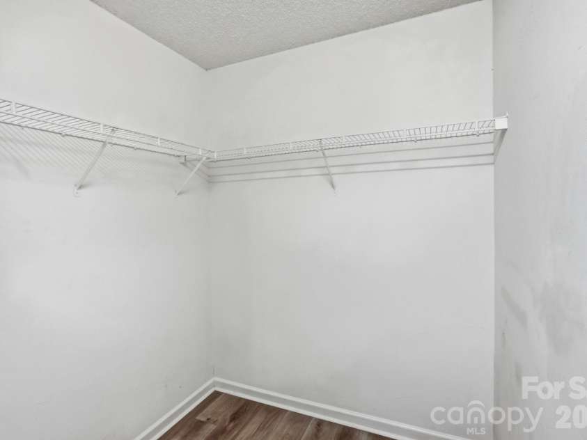 10142 Forest Landing Drive, Charlotte, NC 28213.  MLS# CAR4367589, YatesRealty ID 16678. 