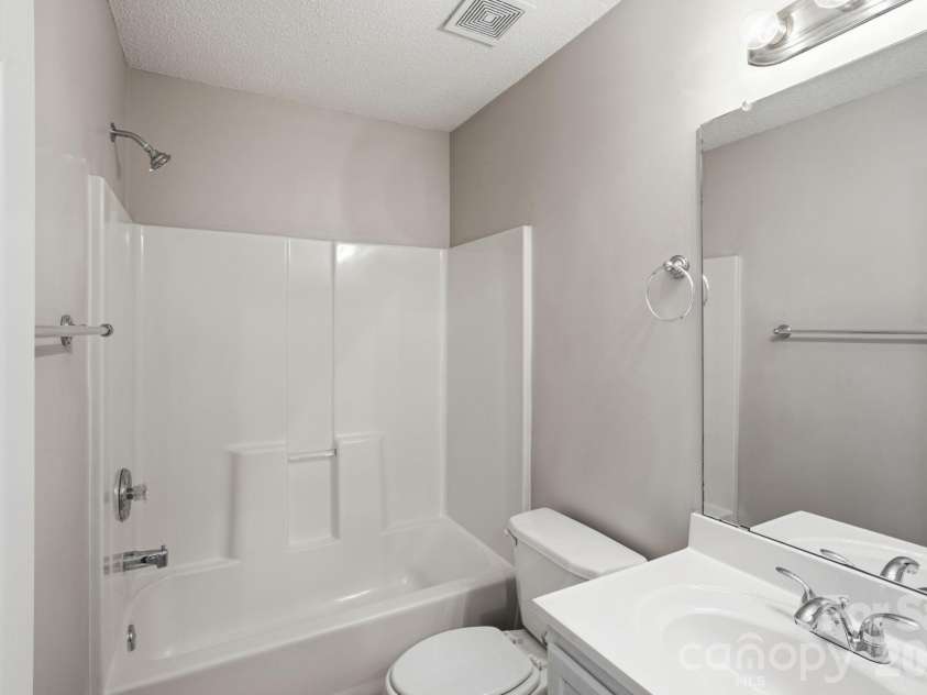 10142 Forest Landing Drive, Charlotte, NC 28213.  MLS# CAR4367589, YatesRealty ID 16678. 