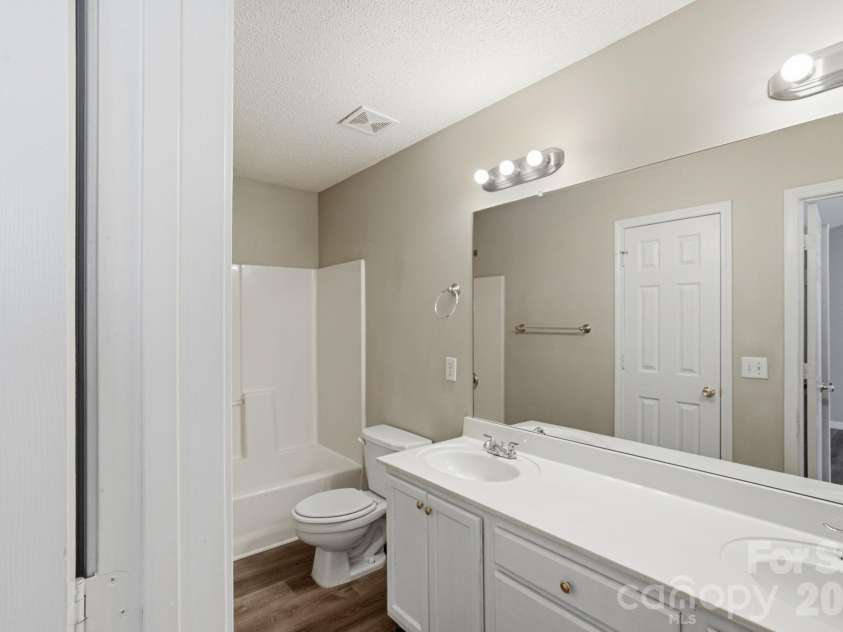 10142 Forest Landing Drive, Charlotte, NC 28213.  MLS# CAR4367589, YatesRealty ID 16678. 