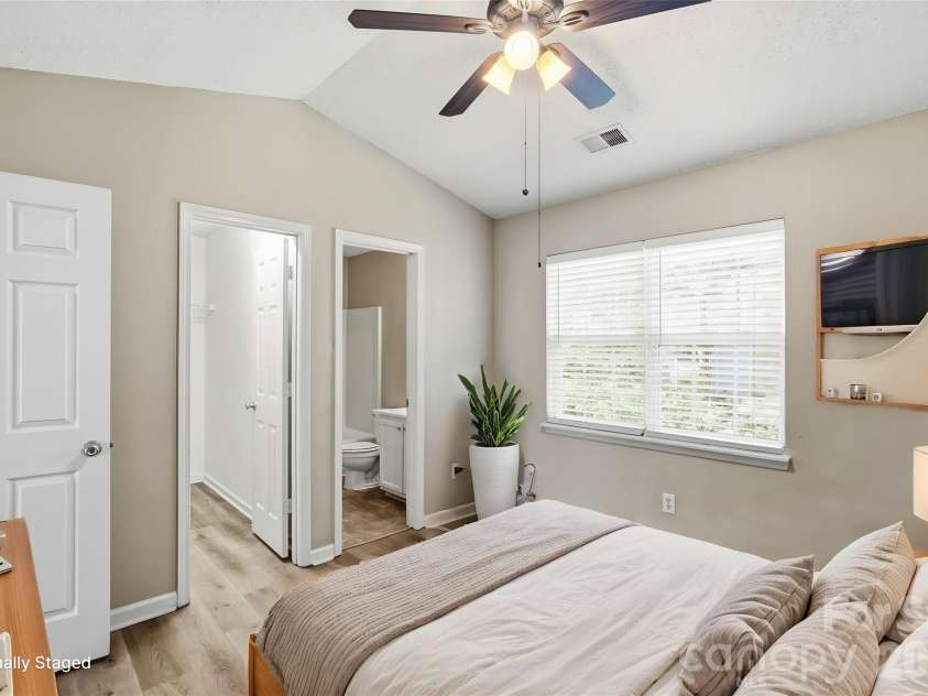 10142 Forest Landing Drive, Charlotte, NC 28213.  MLS# CAR4367589, YatesRealty ID 16678. Virtually Staged 