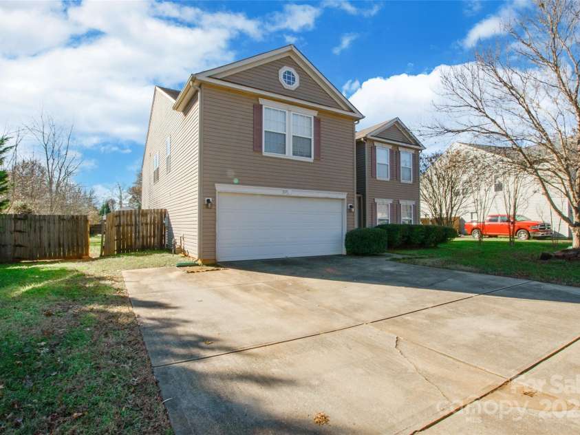 1114 Fenwick Court, Clover, SC 29710.  MLS# CAR4207144, YatesRealty ID 16678. 