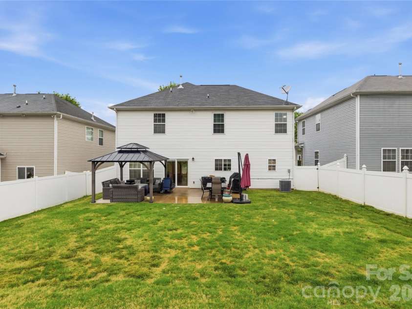 122 Colville Road, Mooresville, NC 28117.  MLS# CAR4366748, YatesRealty ID 16679. 