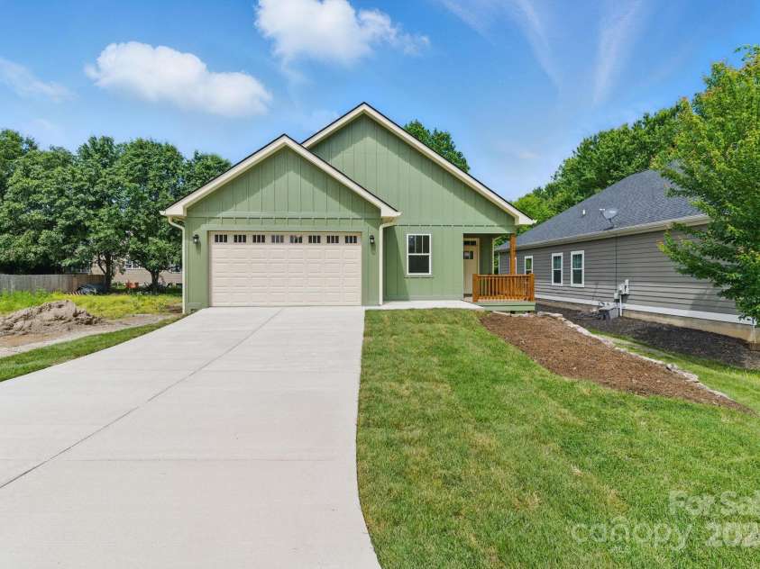 192 Plato Place, Etowah, NC 28729.  MLS# CAR4263231, YatesRealty ID 16679. 