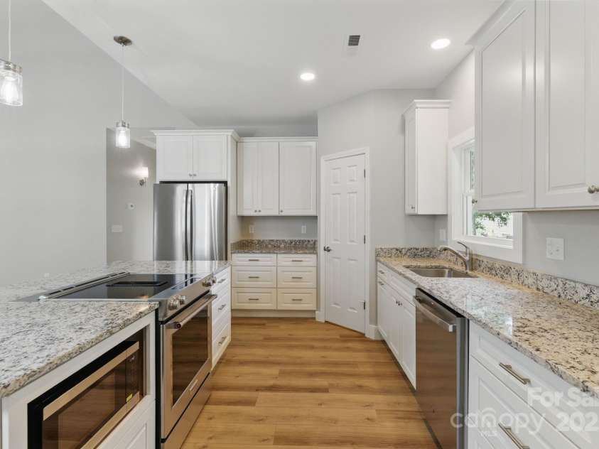 192 Plato Place, Etowah, NC 28729.  MLS# CAR4263231, YatesRealty ID 16679. 