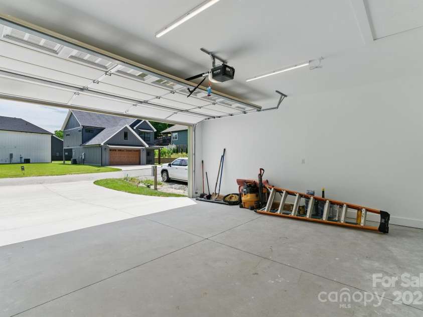 192 Plato Place, Etowah, NC 28729.  MLS# CAR4263231, YatesRealty ID 16679. 