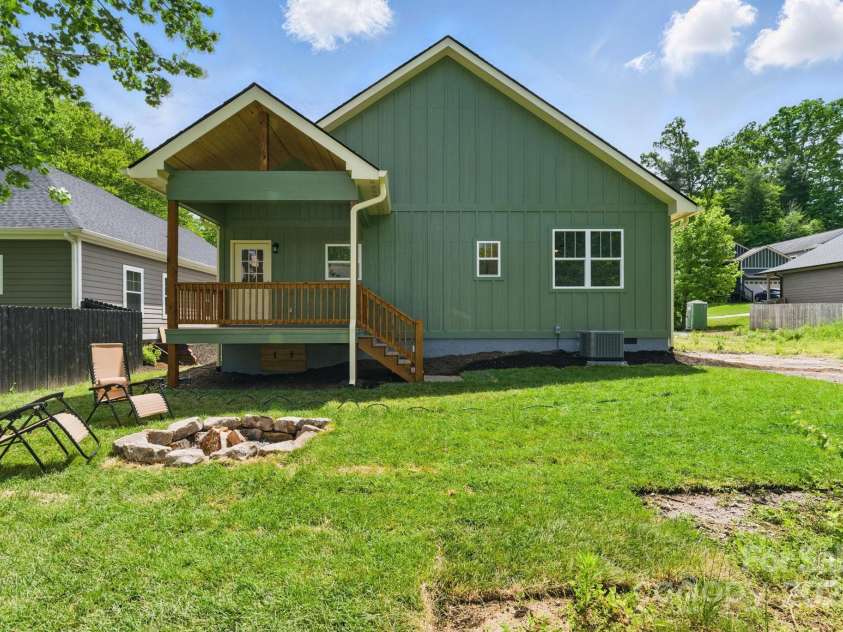 192 Plato Place, Etowah, NC 28729.  MLS# CAR4263231, YatesRealty ID 16679. 
