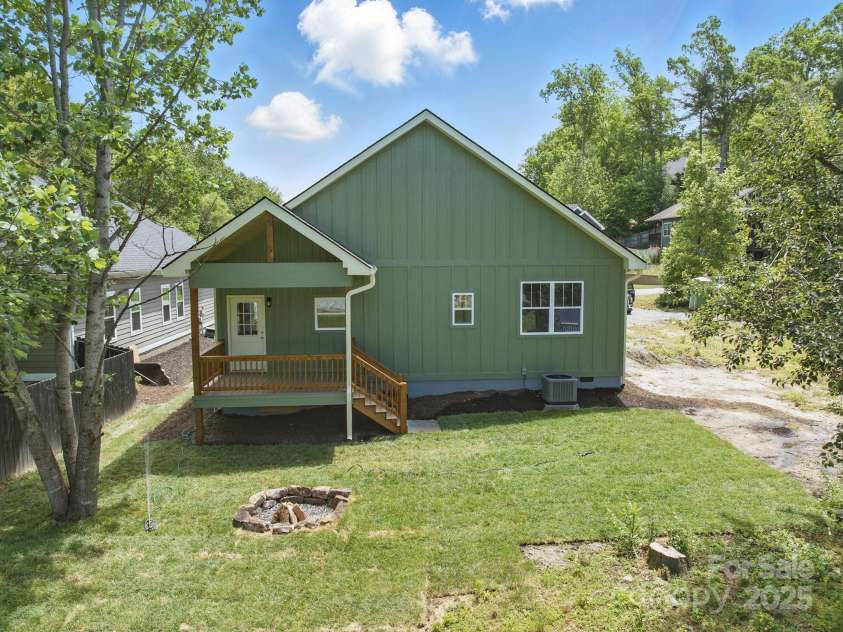 192 Plato Place, Etowah, NC 28729.  MLS# CAR4263231, YatesRealty ID 16679. 