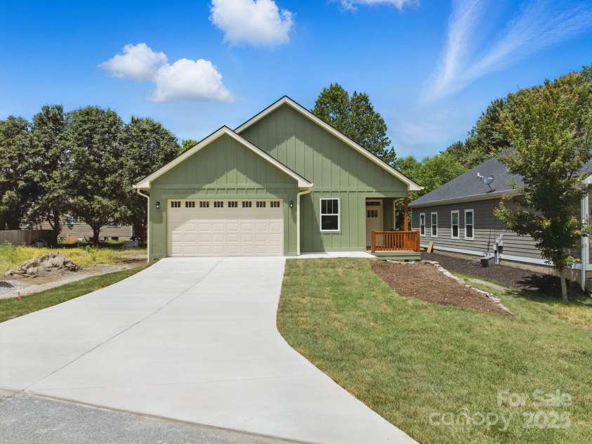 192 Plato Place, Etowah, NC 28729.  MLS# CAR4263231, YatesRealty ID 16679. 