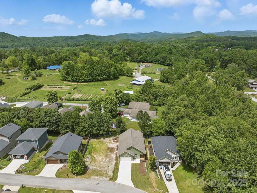 192 Plato Place, Etowah, NC 28729.  MLS# CAR4263231, YatesRealty ID 16679. 