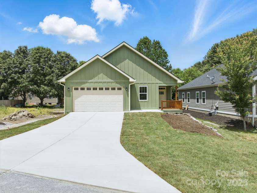 192 Plato Place, Etowah, NC 28729.  MLS# CAR4263231, YatesRealty ID 16679. 