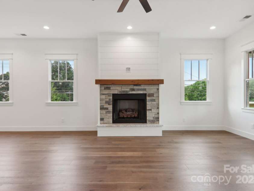 20 Maple Knoll Drive, Hendersonville, NC 28792.  MLS# CAR4120243, YatesRealty ID 1668. 