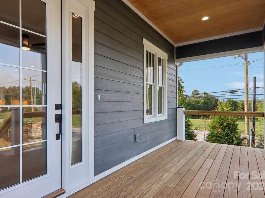 20 Maple Knoll Drive, Hendersonville, NC 28792.  MLS# CAR4120243, YatesRealty ID 1668. 