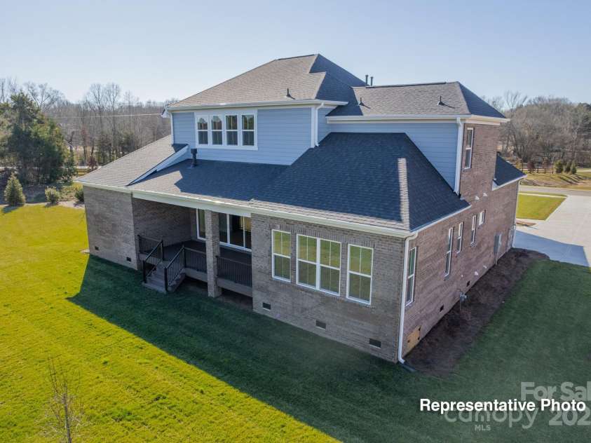 402 Turtleback Ridge, Matthews, NC 28104.  MLS# CAR4302443, YatesRealty ID 1668. 