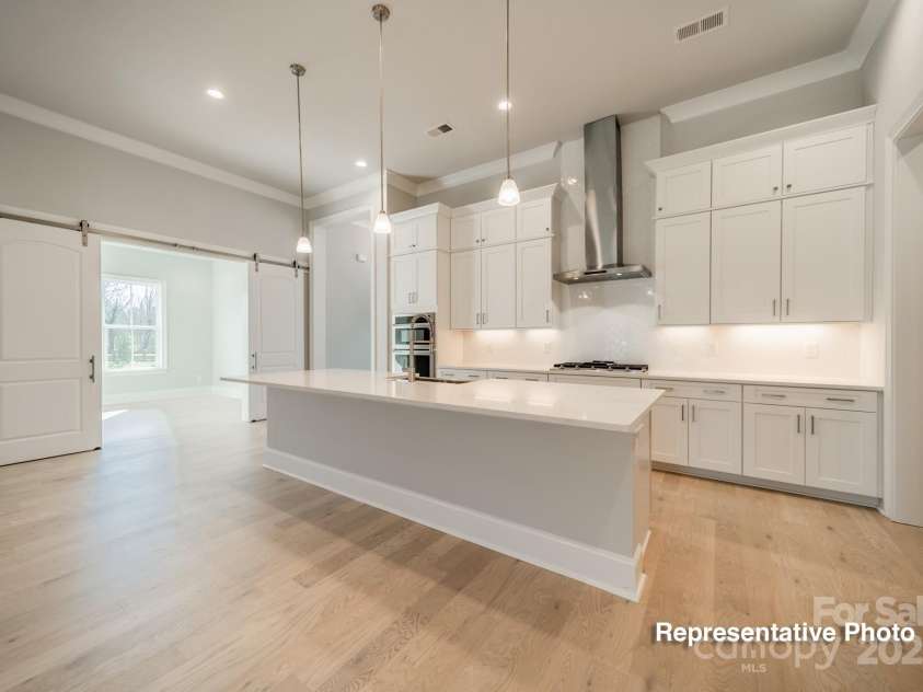 402 Turtleback Ridge, Matthews, NC 28104.  MLS# CAR4302443, YatesRealty ID 1668. 