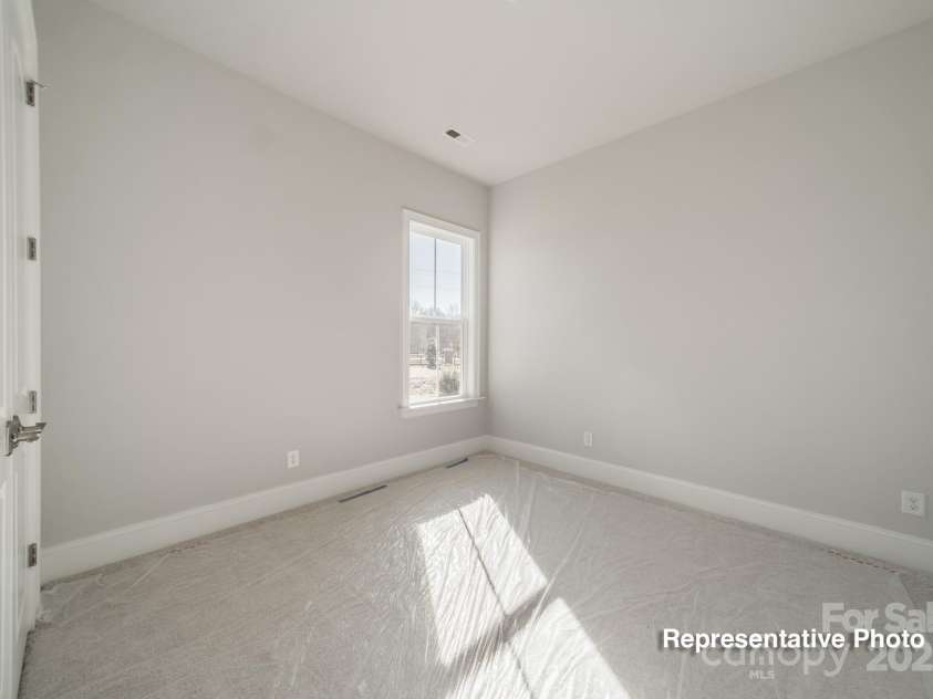 402 Turtleback Ridge, Matthews, NC 28104.  MLS# CAR4302443, YatesRealty ID 1668. 