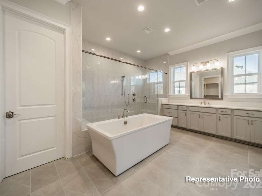 402 Turtleback Ridge, Matthews, NC 28104.  MLS# CAR4302443, YatesRealty ID 1668. 