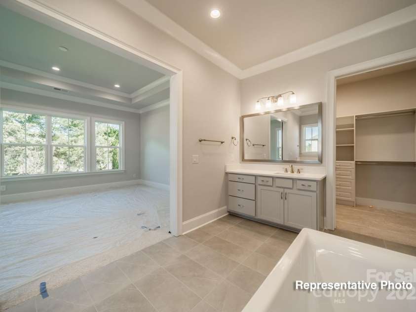 402 Turtleback Ridge, Matthews, NC 28104.  MLS# CAR4302443, YatesRealty ID 1668. 