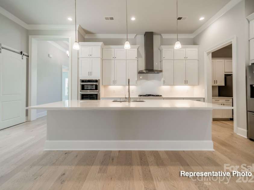 402 Turtleback Ridge, Matthews, NC 28104.  MLS# CAR4302443, YatesRealty ID 1668. 