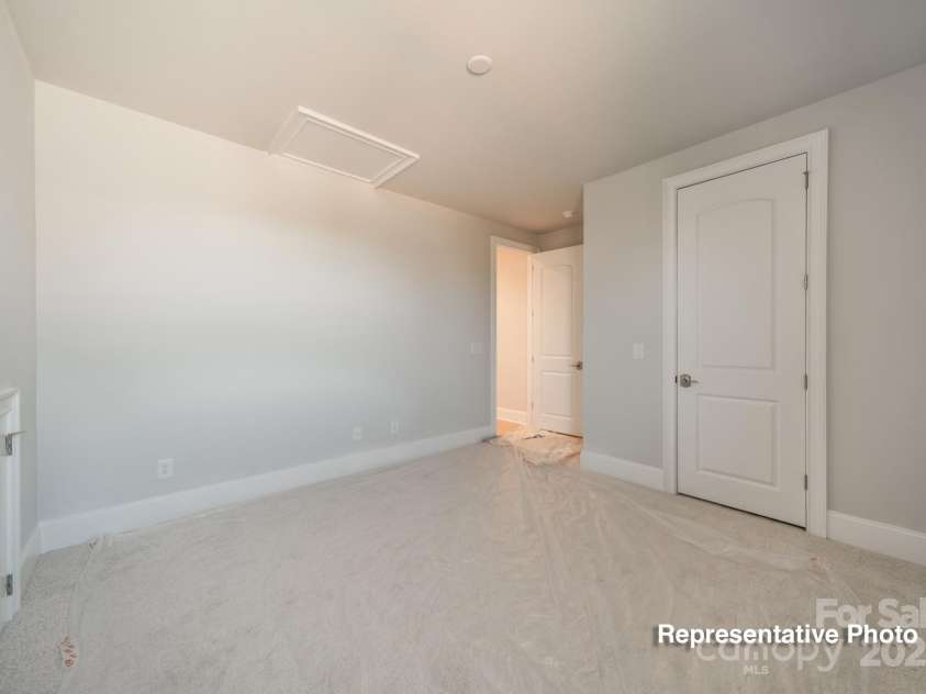 402 Turtleback Ridge, Matthews, NC 28104.  MLS# CAR4302443, YatesRealty ID 1668. 