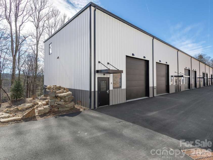 65 Speed Way, Lake Toxaway, NC 28747.  MLS# CAR4315184, YatesRealty ID 1668. 