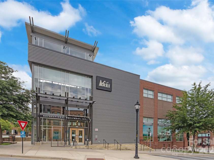 5 Farleigh Street, Asheville, NC 28803.  MLS# CAR4316504, YatesRealty ID 16680. Shopping are is walkable