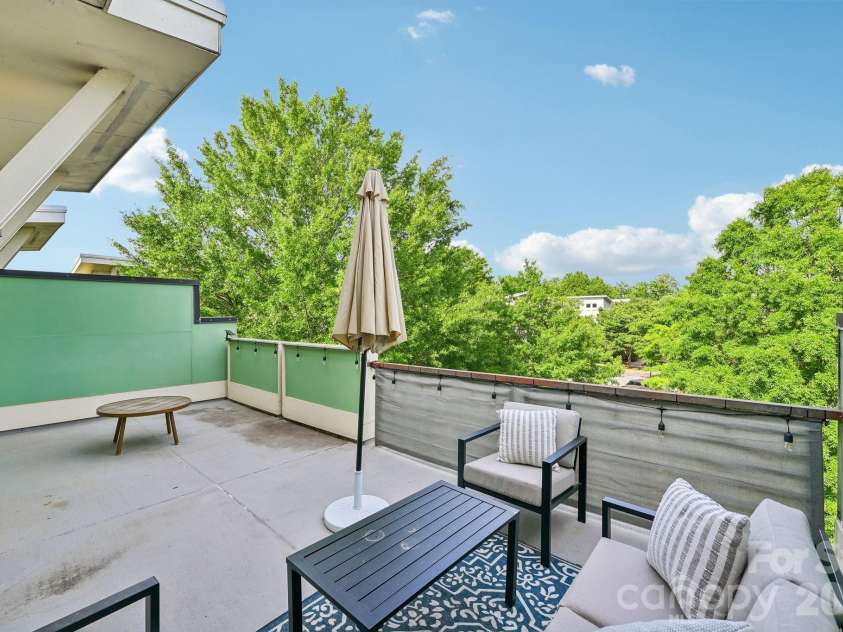 3437 Steel Yard Court, Charlotte, NC 28205.  MLS# CAR4370868, YatesRealty ID 16681. 3rd level terrace