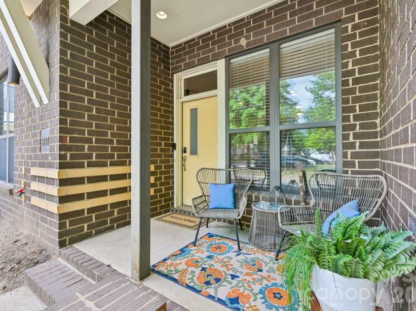3437 Steel Yard Court, Charlotte, NC 28205.  MLS# CAR4370868, YatesRealty ID 16681. Entry