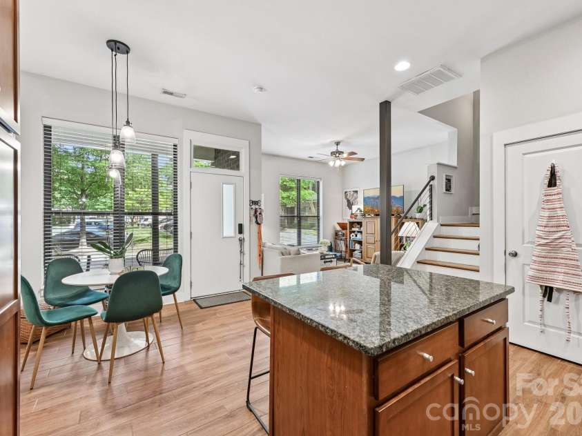 3437 Steel Yard Court, Charlotte, NC 28205.  MLS# CAR4370868, YatesRealty ID 16681. Kitchen