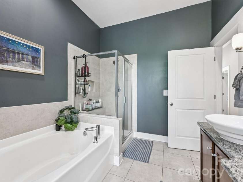 3437 Steel Yard Court, Charlotte, NC 28205.  MLS# CAR4370868, YatesRealty ID 16681. Primary bath