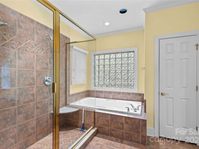 1760 Jacobs Way, Sherrills Ford, NC 28673.  MLS# CAR4252682, YatesRealty ID 16682. 