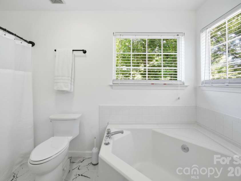 3514 Brooktree Lane, Indian Trail, NC 28079.  MLS# CAR4371815, YatesRealty ID 16683. 