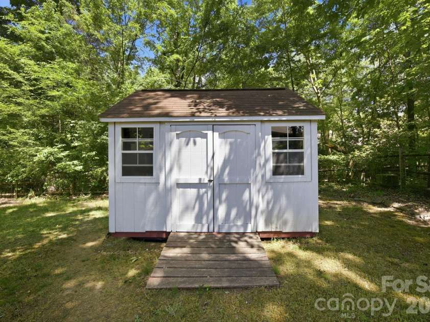 3514 Brooktree Lane, Indian Trail, NC 28079.  MLS# CAR4371815, YatesRealty ID 16683. 